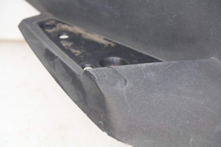 photo de PATA DE APOYO DERECHA PEUGEOT SATELIS 125 (2006 - 2009) - Detalles de los puntos de fijación