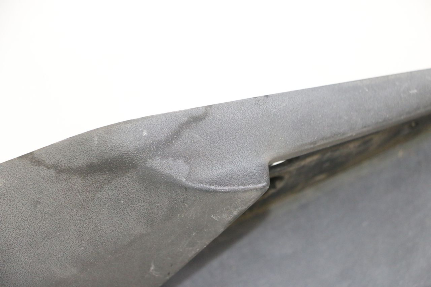 photo de TAPA REPOSAPIES DERECHA PEUGEOT SATELIS 250 (2006 - 2012) - Detalle de la pieza