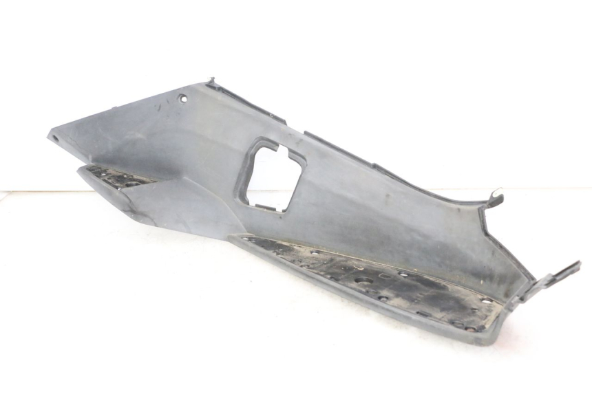 photo de TAPA REPOSAPIES DERECHA PEUGEOT SATELIS 250 (2006 - 2012) - Detalles de los puntos de fijación