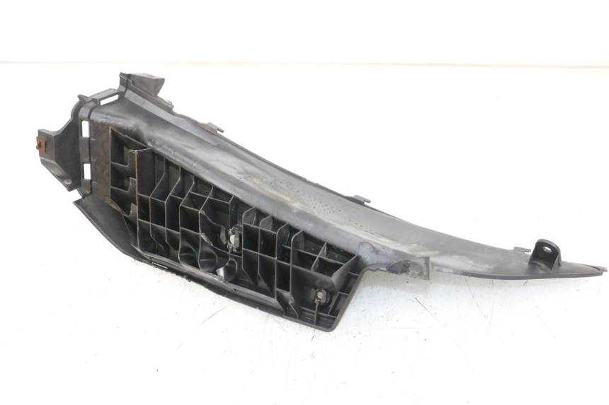 photo de PATA DE APOYO DERECHA SUZUKI BURGMAN 125 (2007 - 2014) - Otra perspectiva