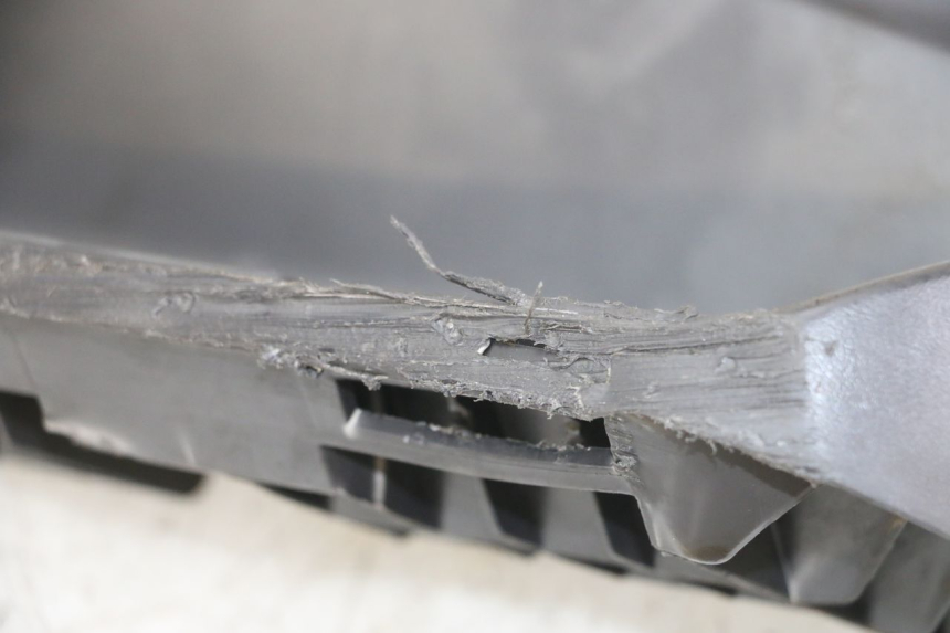 photo de PATA DE APOYO DERECHA SUZUKI BURGMAN 125 (2007 - 2014) - Detalles de los puntos de fijación