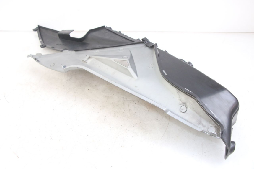 photo de TAPA REPOSAPIES DERECHA KYMCO X-CITING XCITING 400 (2014 - 2018) - Detalle de la pieza