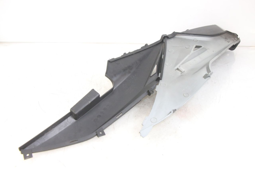 photo de TAPA REPOSAPIES DERECHA KYMCO X-CITING XCITING 400 (2014 - 2018) - Zoom estado de uso