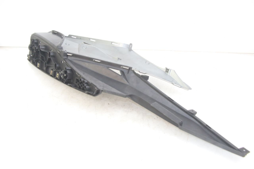 photo de TAPA REPOSAPIES DERECHA KYMCO X-CITING XCITING 400 (2014 - 2018) - Otra perspectiva