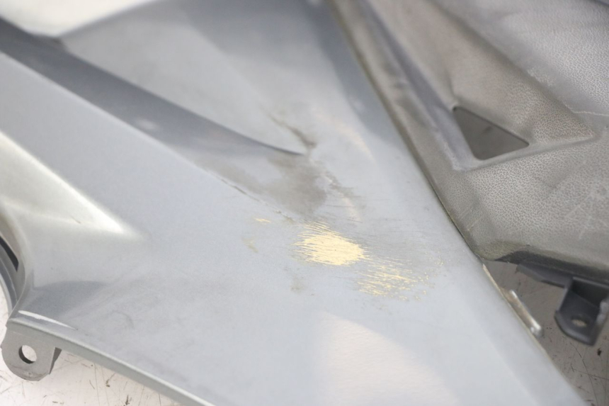 photo de TAPA REPOSAPIES DERECHA KYMCO X-CITING XCITING 400 (2014 - 2018) - Estado de la superficie y material