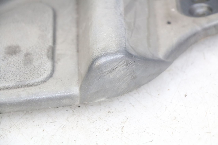 photo de PATA DE APOYO DERECHA PIAGGIO X8 125 (2004 - 2007) - Estado de la superficie y material