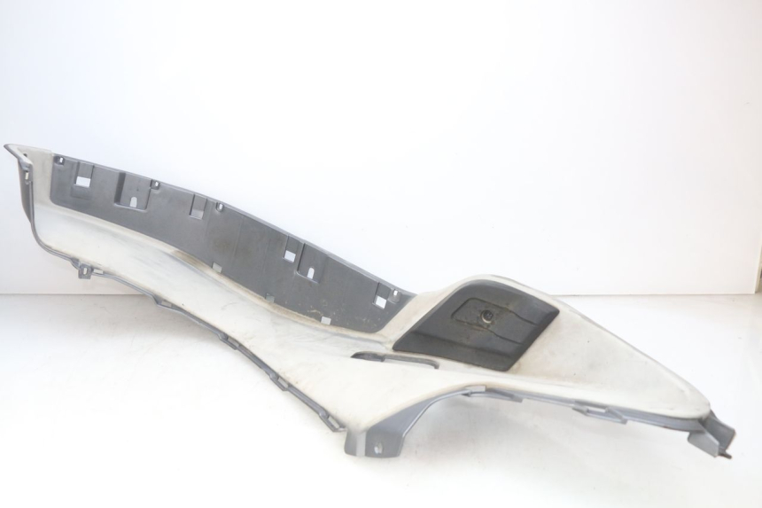 photo de PATA DE APOYO DERECHA PIAGGIO X9 EVOLUTION 250 (2003 - 2007) - Primer plano técnico