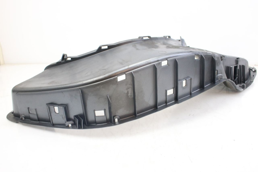 photo de PATA DE APOYO DERECHA PIAGGIO X9 EVOLUTION 125 (2003 - 2007) - Primer plano técnico