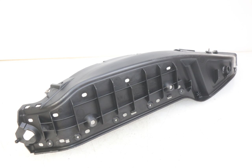 photo de PATA DE APOYO DERECHA PIAGGIO XEVO - X EVO 125 (2007 - 2017) - Primer plano técnico