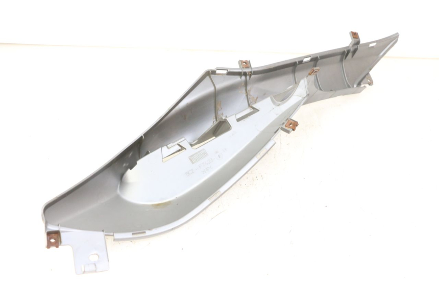 photo de PATA DE APOYO DERECHA YAMAHA NEOS NEO'S 4T 50 (2008 - 2016) - Primer plano técnico