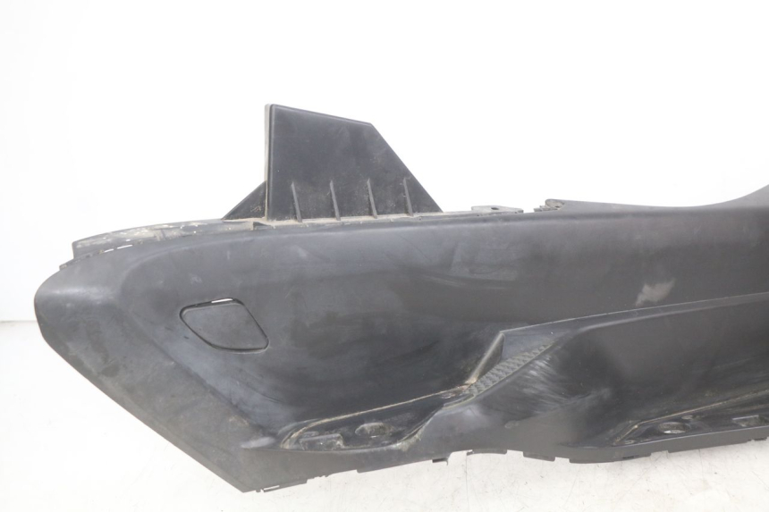 photo de PATA DE APOYO DERECHA YAMAHA YP MAJESTY 400 (2004 - 2008) - Zoom sobre los componentes