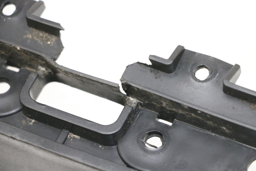 photo de TAPA REPOSAPIES SEGWAY NINEBOT E125S 1 (2022 - 2026) - Detalles de los puntos de fijación