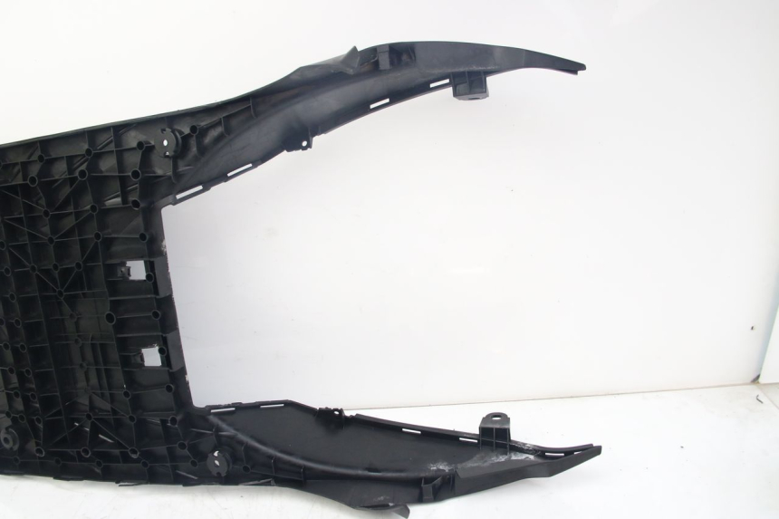 photo de ESTRIBO YAMAHA D'ELIGHT DELIGHT 125 (2017 - 2020) - Detalles de los puntos de fijación