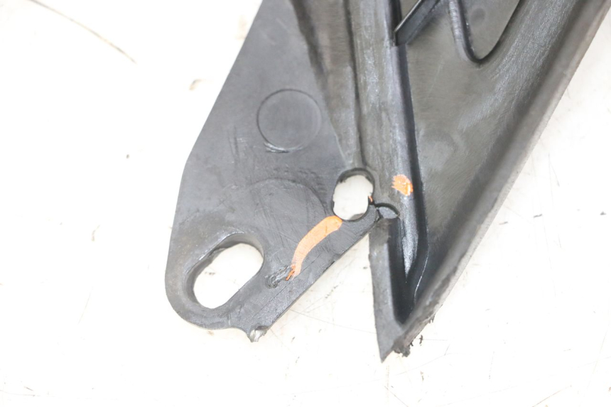 photo de ESTRIBO PEUGEOT ELYSEO 125 (1999 - 2004) - Primer plano técnico