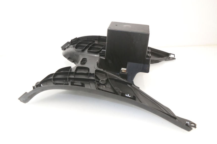 photo de TAPA REPOSAPIES PEUGEOT ELYSEO 50 (1998 - 2001) - Otra vista del artículo