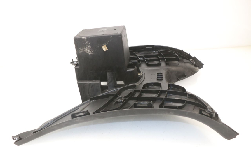 photo de TAPA REPOSAPIES PEUGEOT ELYSEO 50 (1998 - 2001) - Primer plano técnico