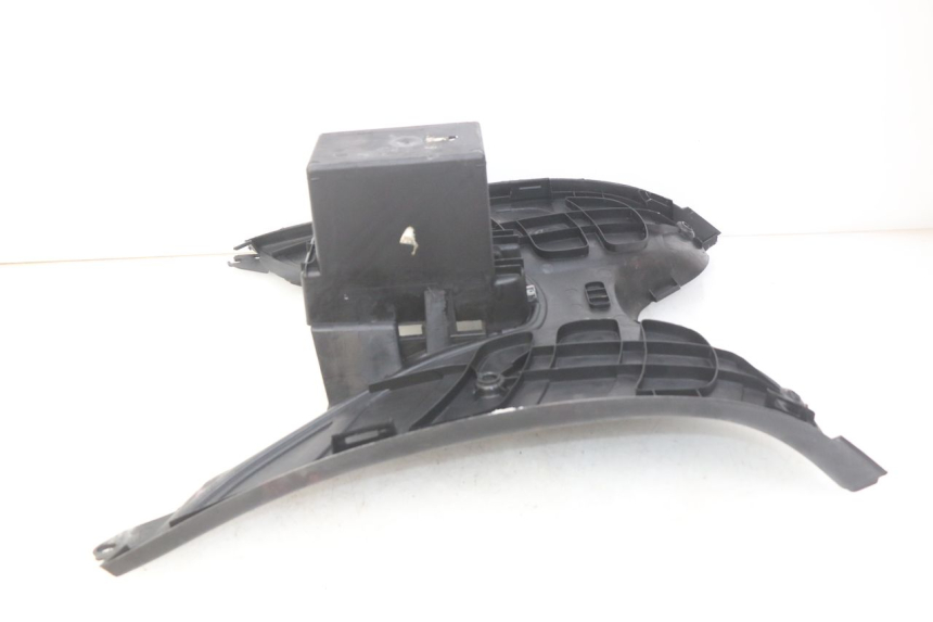 photo de ESTRIBO PEUGEOT ELYSTAR 50 (2002 - 2014) - Estado de la superficie y material