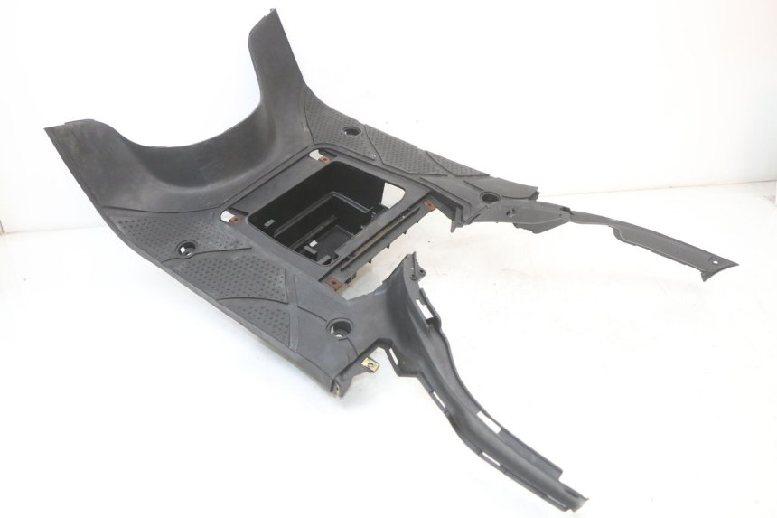 photo de TAPA REPOSAPIES SYM FIDDLE 2 50 (2008 - 2013) - Otra perspectiva