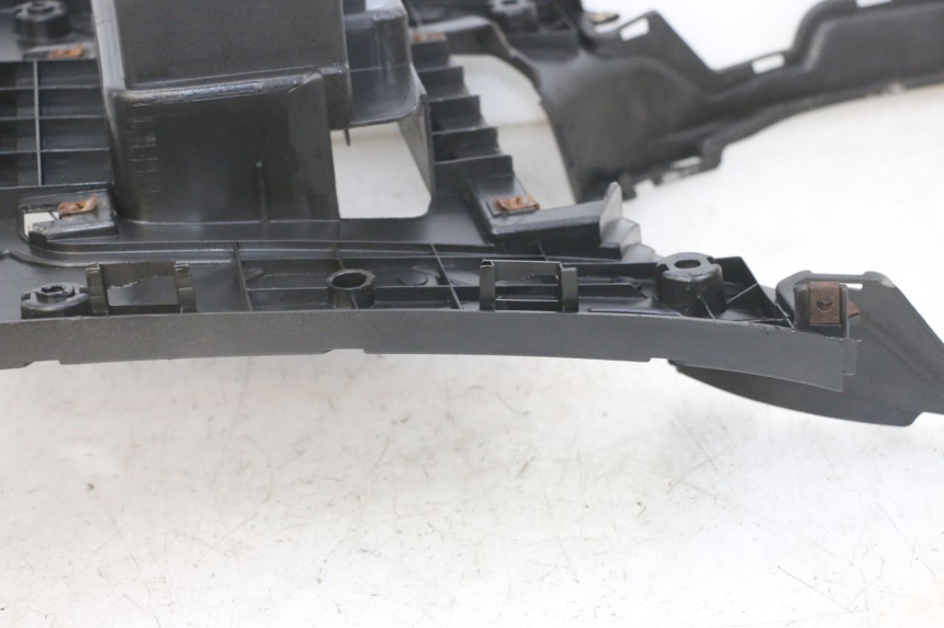 photo de TAPA REPOSAPIES SYM FIDDLE 2 S 125 (2012 - 2014) - Zoom estado de uso