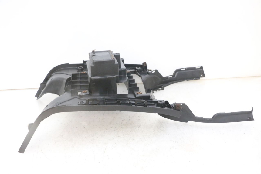 photo de TAPA REPOSAPIES SYM FIDDLE 2 S 125 (2012 - 2014) - Otra perspectiva