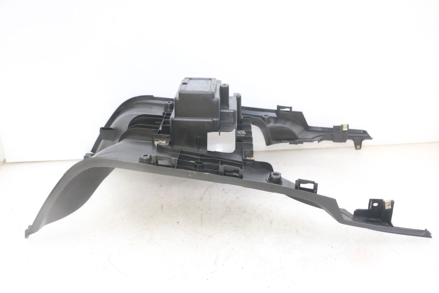 photo de TAPA REPOSAPIES SYM FIDDLE 3 III 50 (2014 - 2020) - Otra perspectiva