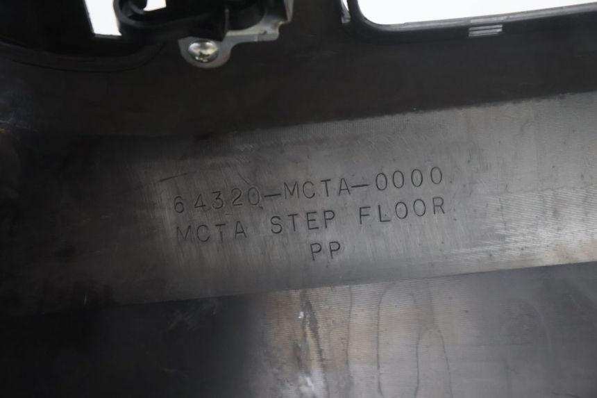 photo de TAPA REPOSAPIES HONDA FJS SILVER WING SILVERWING 400 (2005 - 2008) - Características distintivas