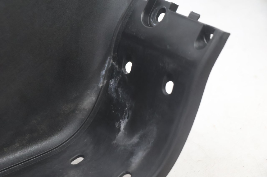 photo de TAPA REPOSAPIES HONDA FJS SILVER WING SILVERWING 400 (2005 - 2008) - Primer plano técnico