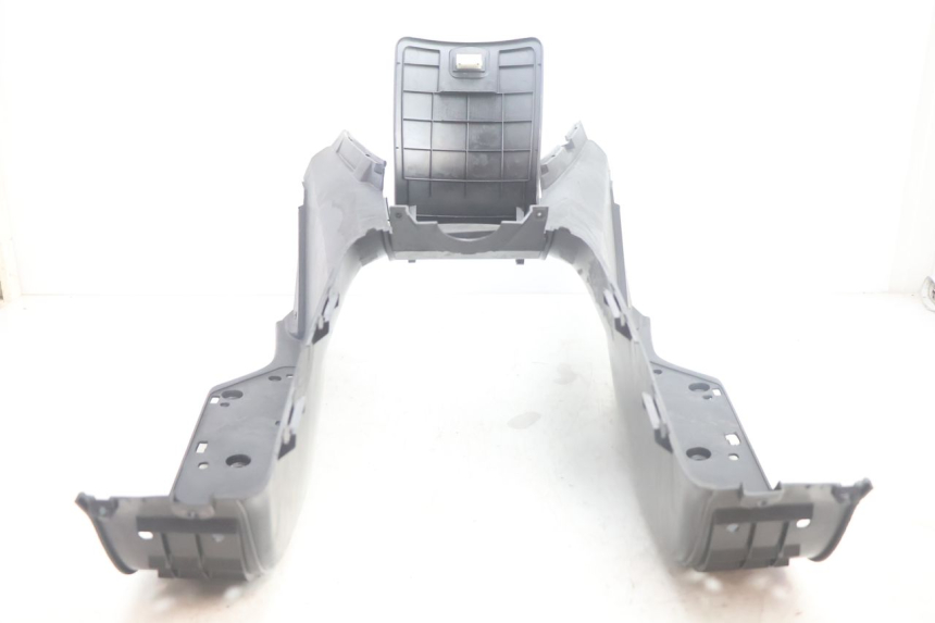 photo de TAPA REPOSAPIES HONDA FJS SILVER WING SILVERWING 400 (2005 - 2008) - Marcados y referencias originales