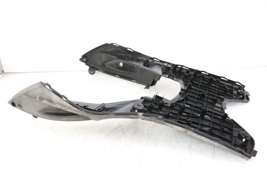 photo de TAPA REPOSAPIES MBK FLAME X 125 (2007 - 2016) - Detalle de la pieza