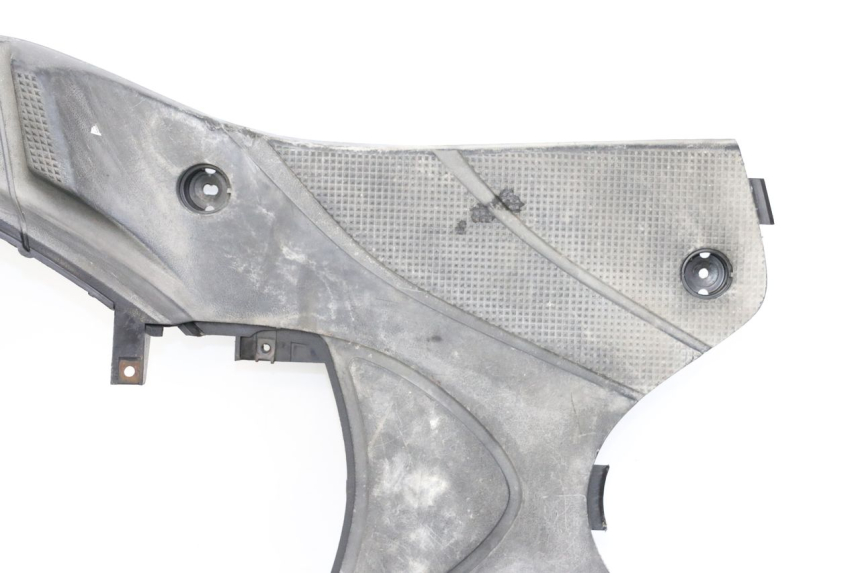 photo de TAPA REPOSAPIES MBK FLAME X 125 (2007 - 2016) - Primer plano de alta resolución