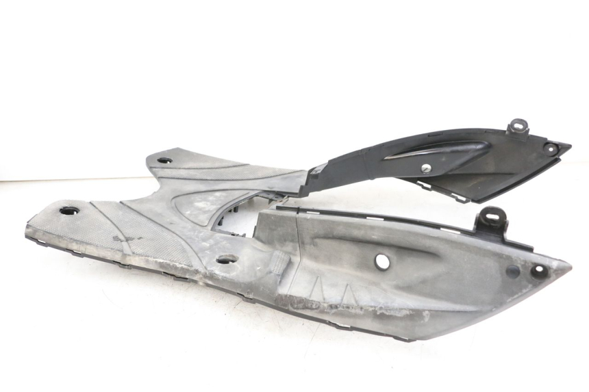 photo de TAPA REPOSAPIES MBK FLAME X 125 (2007 - 2016) - Primer plano técnico