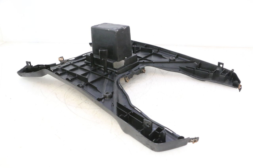 photo de TAPA REPOSAPIES KEEWAY FOCUS 50 (2006 - 2009) - Detalle de la pieza