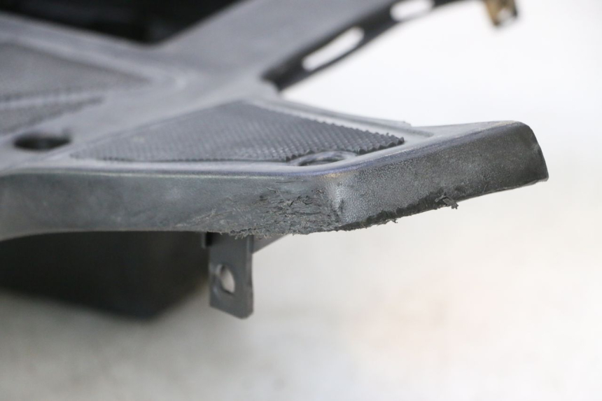 photo de TAPA REPOSAPIES KEEWAY FOCUS 50 (2006 - 2009) - Características distintivas