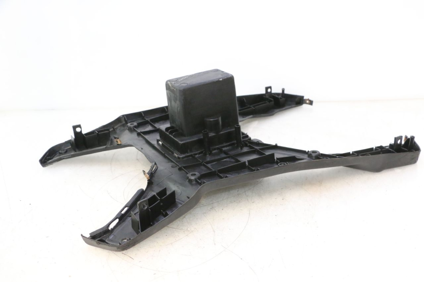 photo de TAPA REPOSAPIES KEEWAY FOCUS 50 (2006 - 2009) - Zoom estado de uso