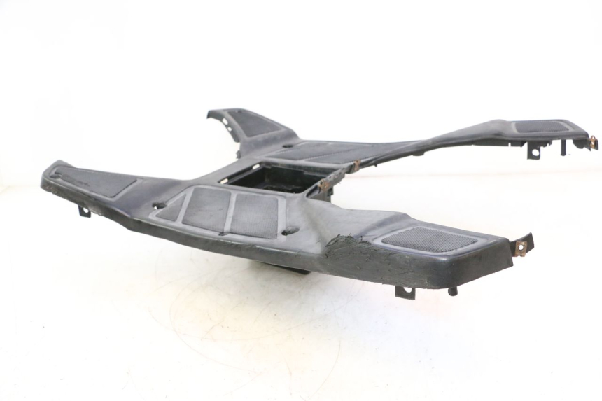 photo de TAPA REPOSAPIES KEEWAY FOCUS 50 (2006 - 2009) - Estado de la superficie y material