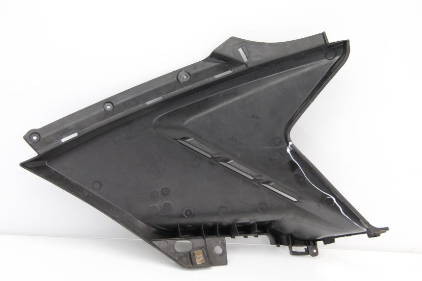 photo de TAPA REPOSAPIES IZQUIERDA KYMCO AGILITY CITY 2T 50 (2008 - 2016) - Detalle de la pieza