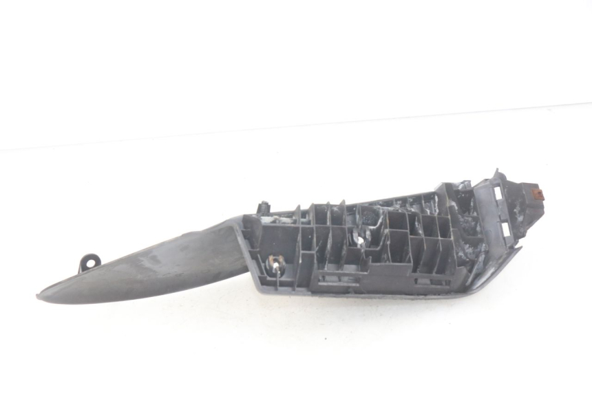 photo de PATA DE PIE IZQUIERDA SUZUKI BURGMAN 125 (2007 - 2014) - Detalle de la pieza