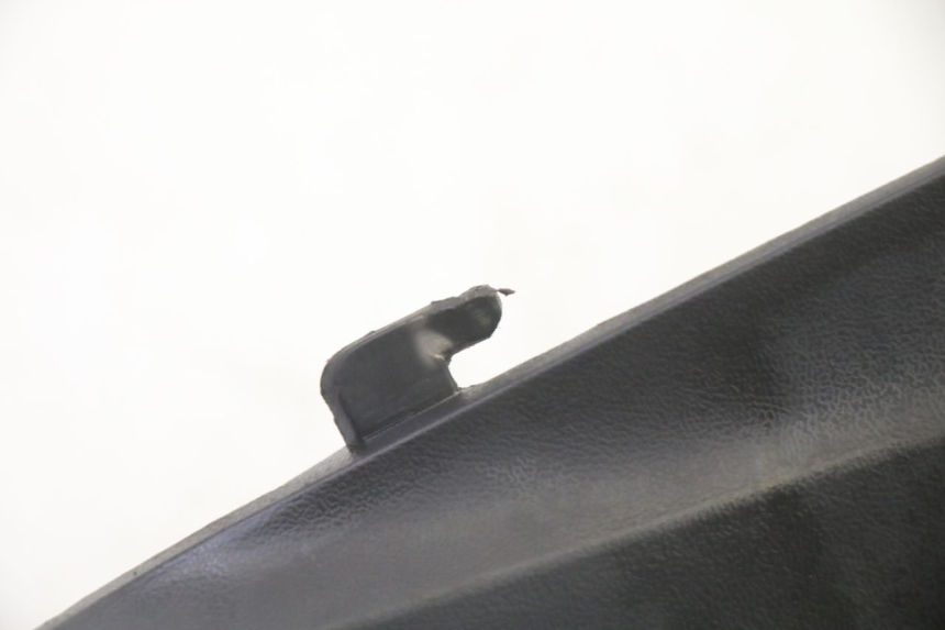 photo de PATA DE PIE IZQUIERDA SUZUKI BURGMAN 125 (2007 - 2014) - Otra perspectiva