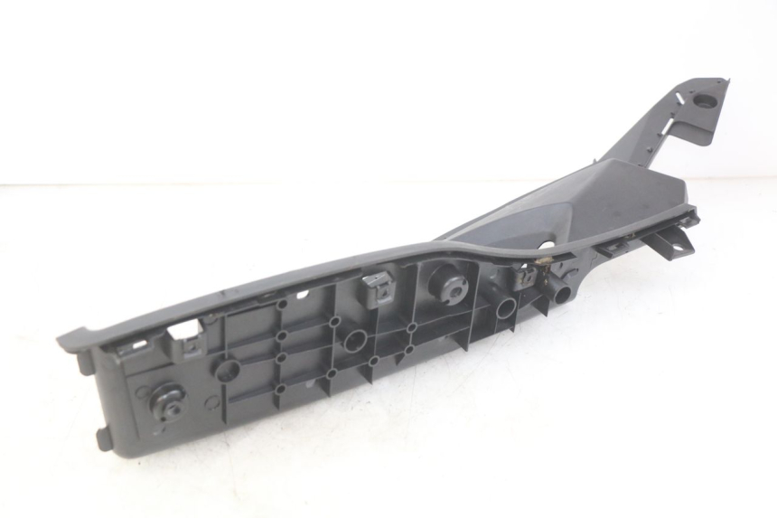 photo de PATA DE APOYO IZQUIERDA KYMCO DOWNTOWN ABS 125 (2015 - 2017) - Estado de la superficie y material