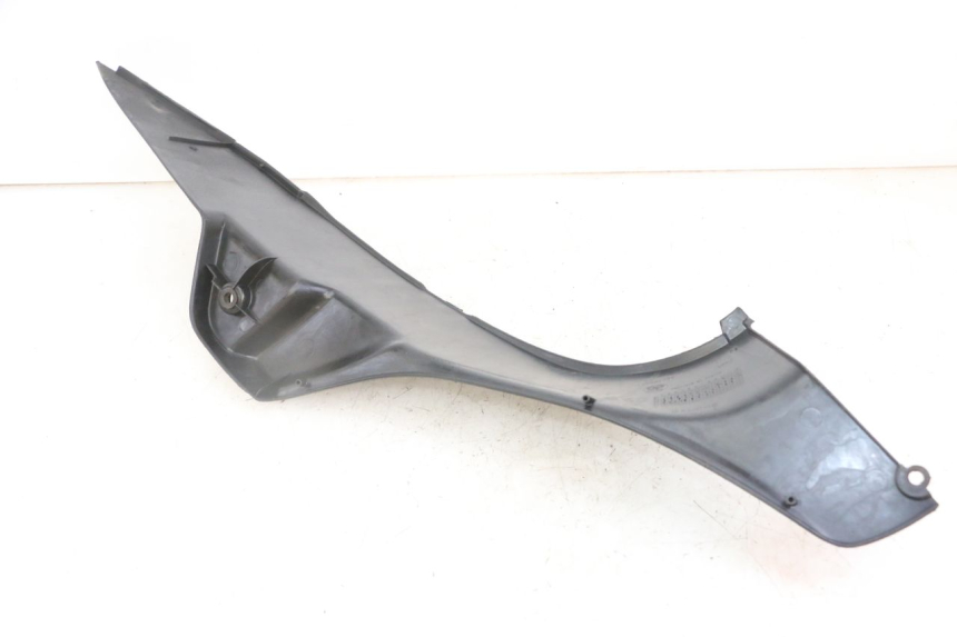 photo de TAPA REPOSAPIES IZQUIERDA PEUGEOT ELYSEO 125 (1999 - 2004) - Otra perspectiva