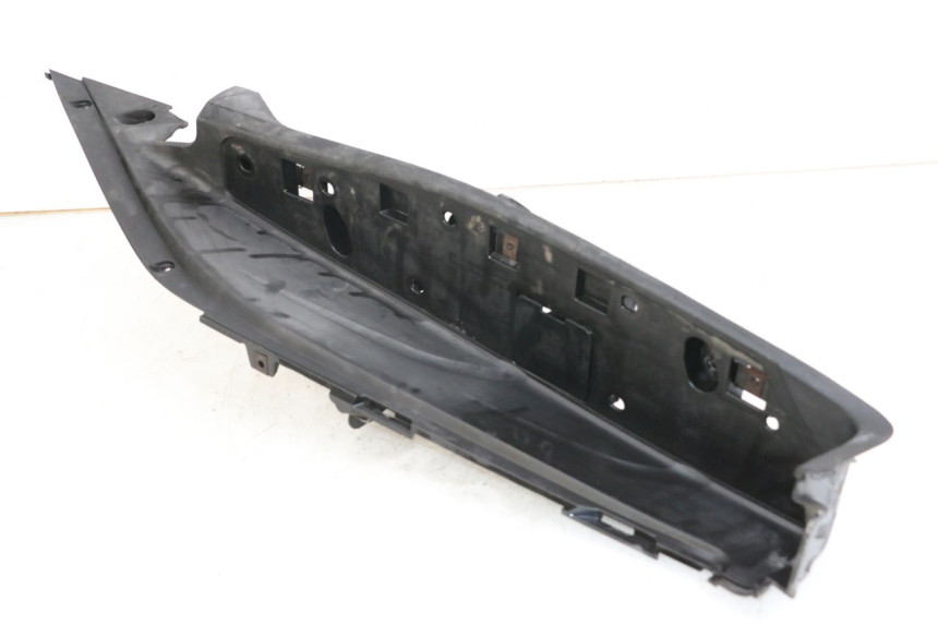 photo de PATA DE APOYO IZQUIERDA HONDA FES S-WING SWING ABS 125 (2007 - 2015) - Primer plano técnico