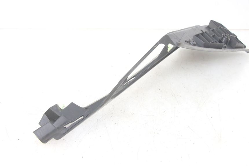 photo de TAPA REPOSAPIES IZQUIERDA PEUGEOT GEOPOLIS RS 125 (2007 - 2009) - Detalle de la pieza