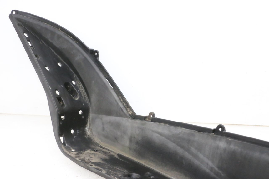 photo de TAPA REPOSAPIES IZQUIERDA JM MOTORS GTS 125 (2015 - 2019) - Marcados y referencias originales