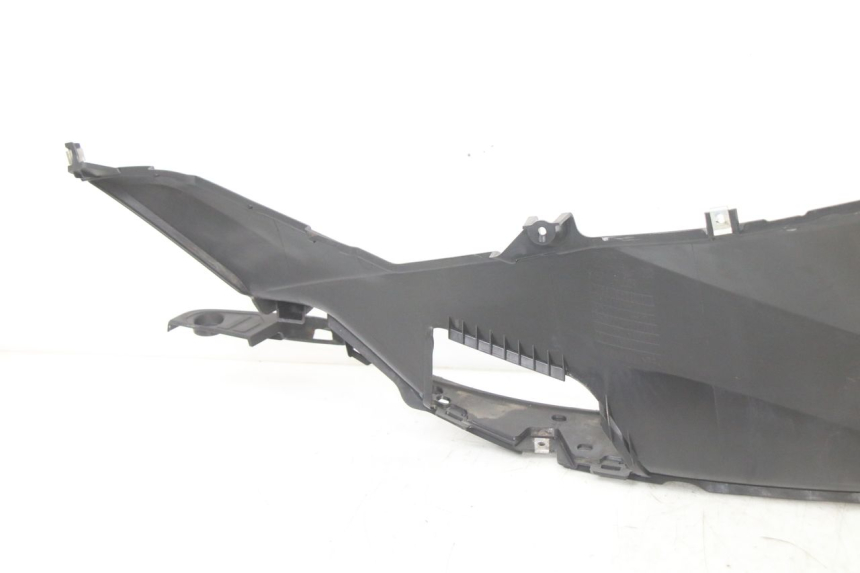 photo de TAPA REPOSAPIES IZQUIERDA HONDA PCX (JF57/JF64) 125 (2014 - 2018) - Vista general del producto