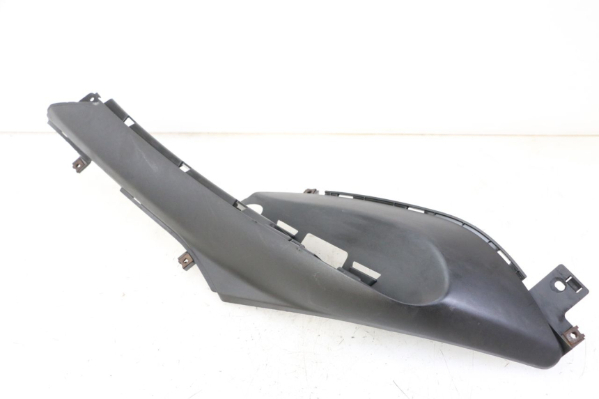 photo de TAPA REPOSAPIES IZQUIERDA MBK OVETTO ONE 2T 50 (2013 - 2017) - Vista general del producto