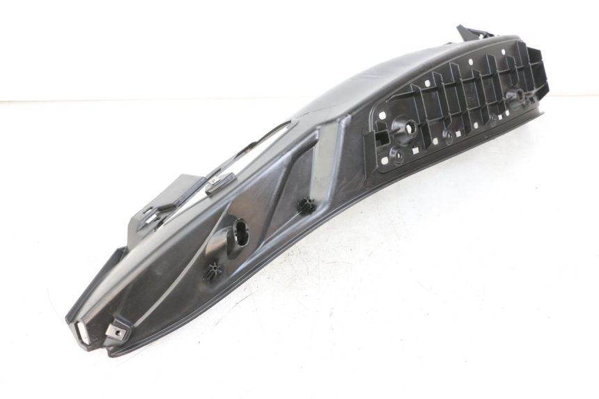 photo de TAPA REPOSAPIES IZQUIERDA PIAGGIO MP3 HPE 350 (2018 - 2020) - Zoom estado de uso