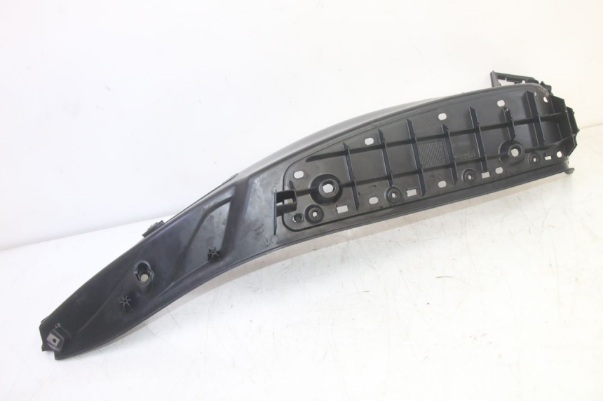 photo de TAPA REPOSAPIES IZQUIERDA PIAGGIO MP3 HPE 350 (2018 - 2020) - Vista general del producto