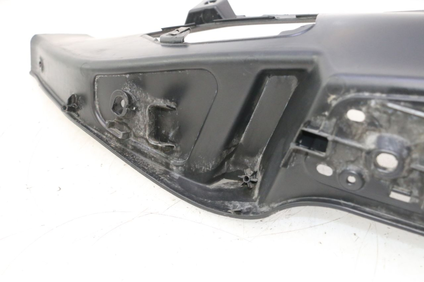 photo de TAPA REPOSAPIES IZQUIERDA PIAGGIO MP3 LT 400 (2007 - 2012) - Zoom estado de uso
