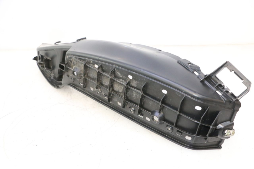 photo de TAPA REPOSAPIES IZQUIERDA PIAGGIO MP3 LT 400 (2007 - 2012) - Otra perspectiva