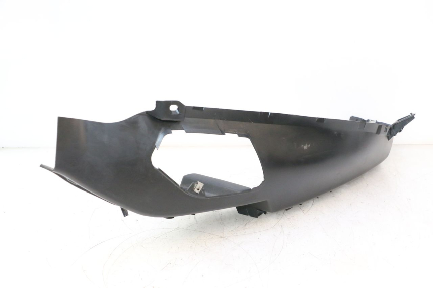 photo de TAPA REPOSAPIES IZQUIERDA PIAGGIO MP3 LT 400 (2007 - 2012) - Vista general del producto